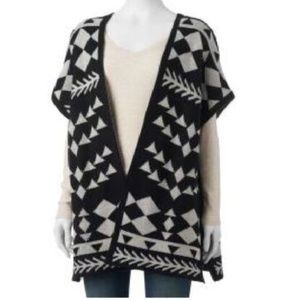 women's Sweater Vest Mudd Pyramid Geometric Topper Open Front NEW